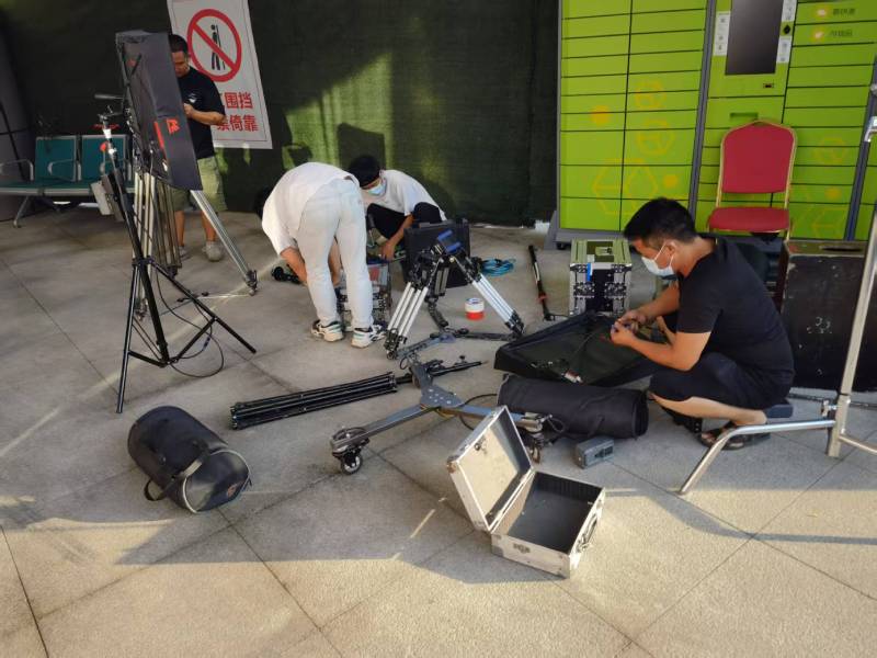 如何拍荣县企业宣传片稳定拍摄